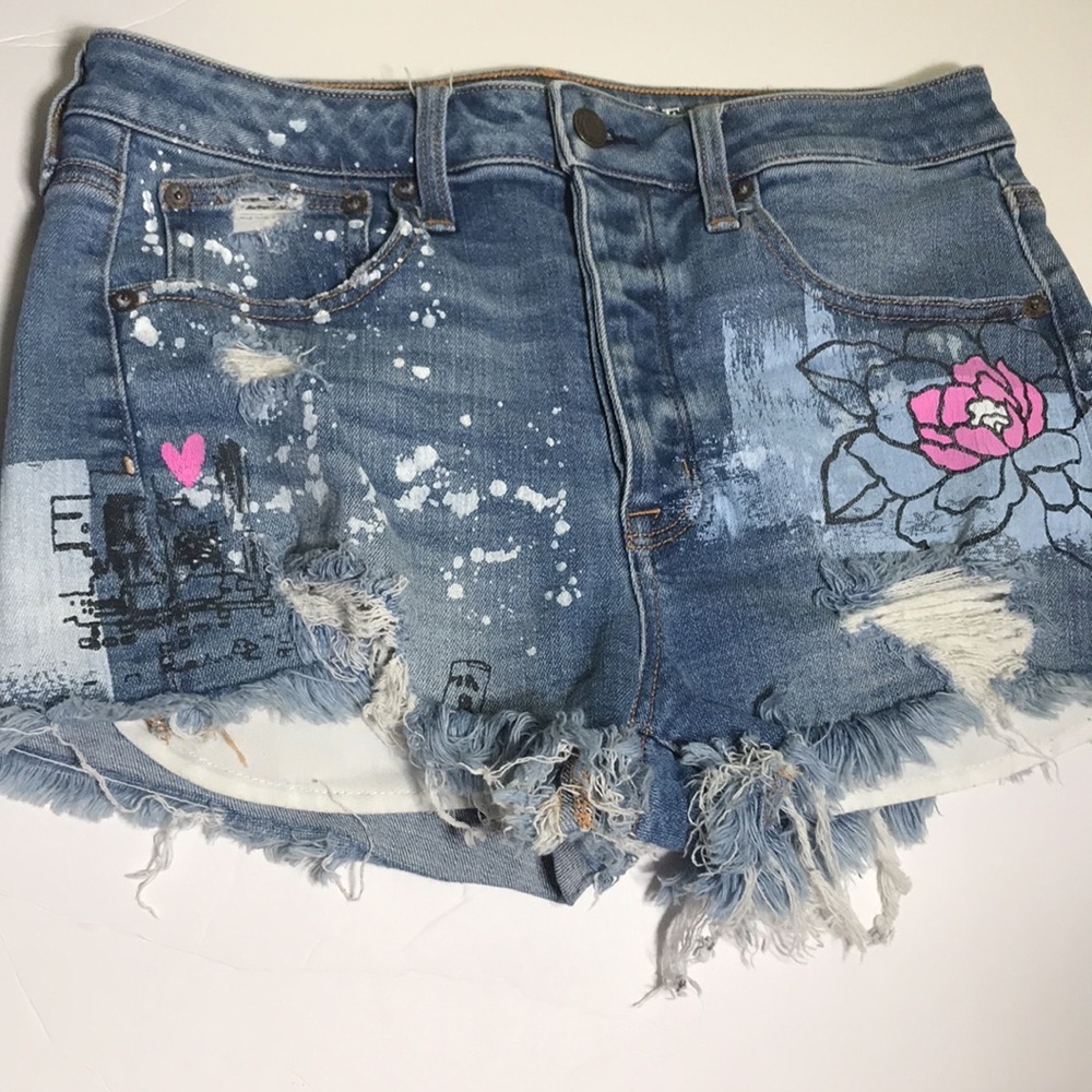 American Eagle Stretch Vintage High Rise Festival Distressed  Denim Shorts  8 - Picture 2 of 10
